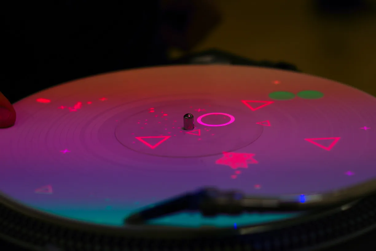 Screenshot 5 of VinylOS